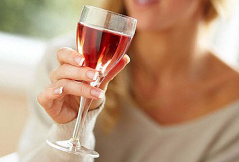 MENSAJE EN UNA BOTELLA® «Estamos en la edad perfecta, para quedarnos con la culpa, no con las ganas» Edición ROSÉ